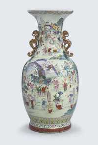 JIAQING (1796-1820) A LARGE FAMILLE ROSE OVOID ‘HUNDRED BOYS’ VASE